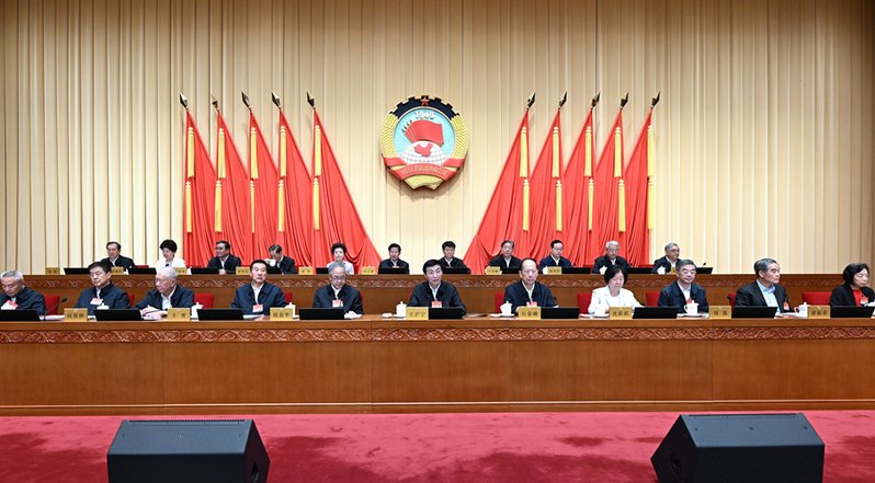 会议以“加大保障和改善民生力度