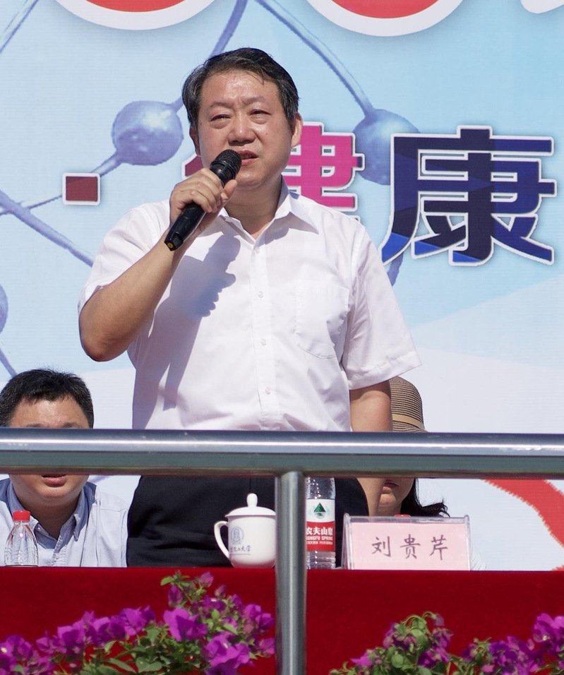 副校长王峰